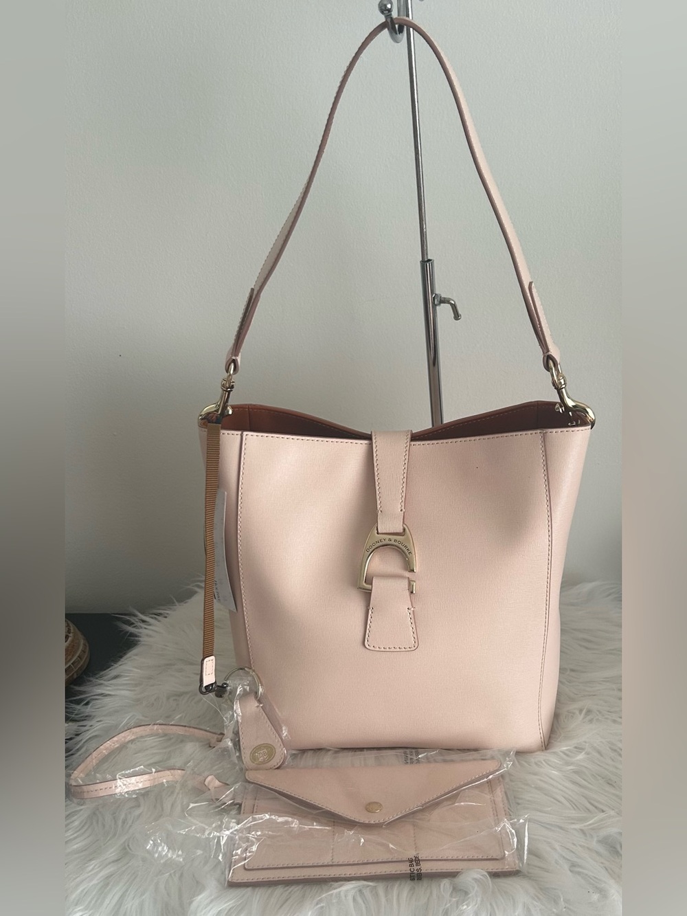 Dooney & Bourke Ashley Blush Pink Leather Shoulder Tote Bag Wallet Set NWT - Picture 3 of 16